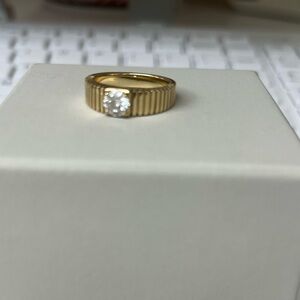 Kinn Studio Solis Ribbed Band with Round Diamond .5 carat (size 5)